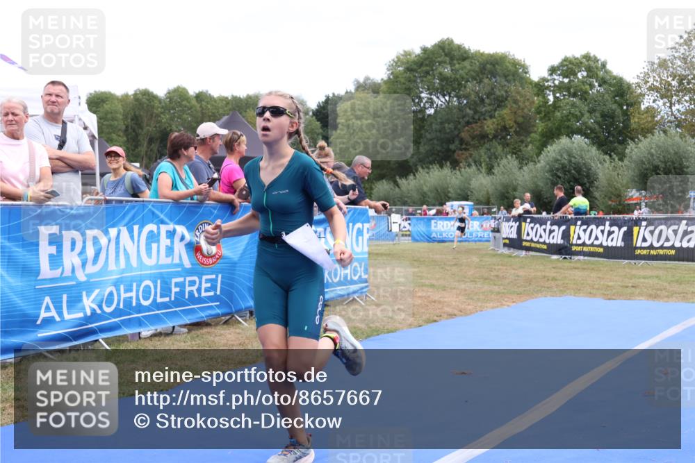 31.08.2025 - Elbe Triathlon Hamburg Strokosch-Dieckow http://msf.ph/oto/8657667 31.08.2025 12:58:39 Ziel 1657, 1667 meine-sportfotos.de