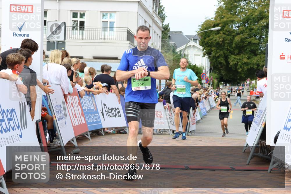 31.08.2025 - 21. Blankeneser Heldenlauf Strokosch-Dieckow http://msf.ph/oto/8657678 31.08.2025 10:54:23 Ziel 3488, 3538, 3041, 3632 meine-sportfotos.de