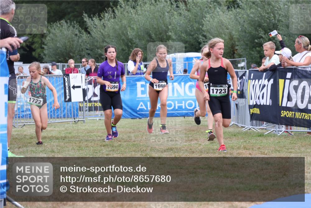 31.08.2025 - Elbe Triathlon Hamburg Strokosch-Dieckow http://msf.ph/oto/8657680 31.08.2025 12:58:51 Ziel 1667, 1687, 1696 meine-sportfotos.de