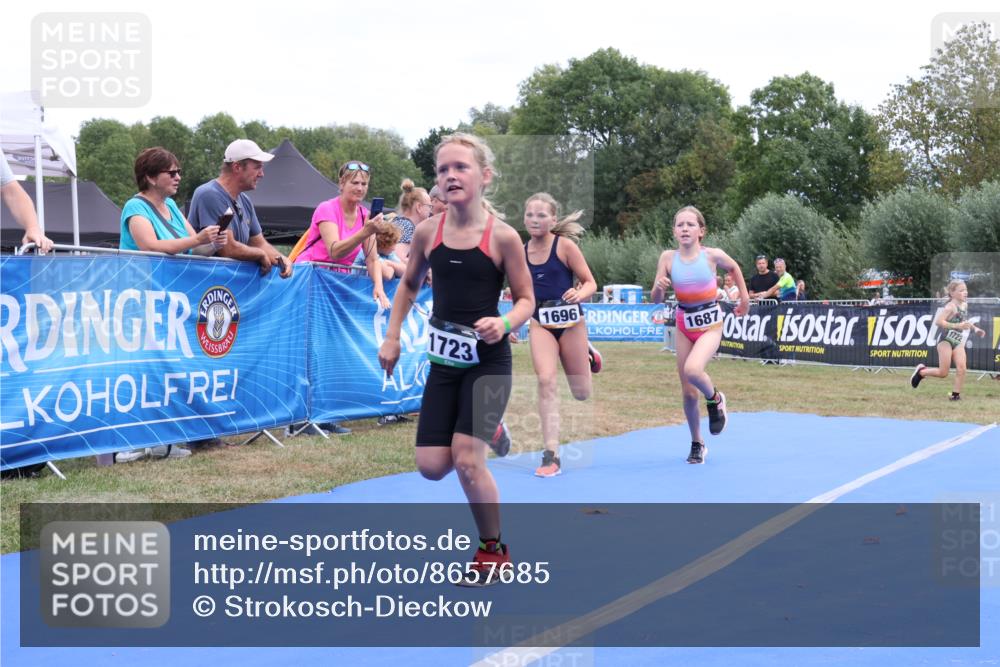 31.08.2025 - Elbe Triathlon Hamburg Strokosch-Dieckow http://msf.ph/oto/8657685 31.08.2025 12:58:55 Ziel 1687, 1696 meine-sportfotos.de