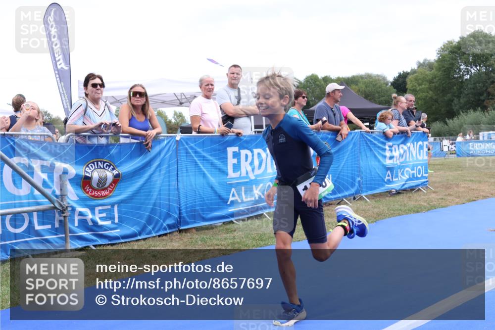 31.08.2025 - Elbe Triathlon Hamburg Strokosch-Dieckow http://msf.ph/oto/8657697 31.08.2025 12:59:12 Ziel 1701 meine-sportfotos.de