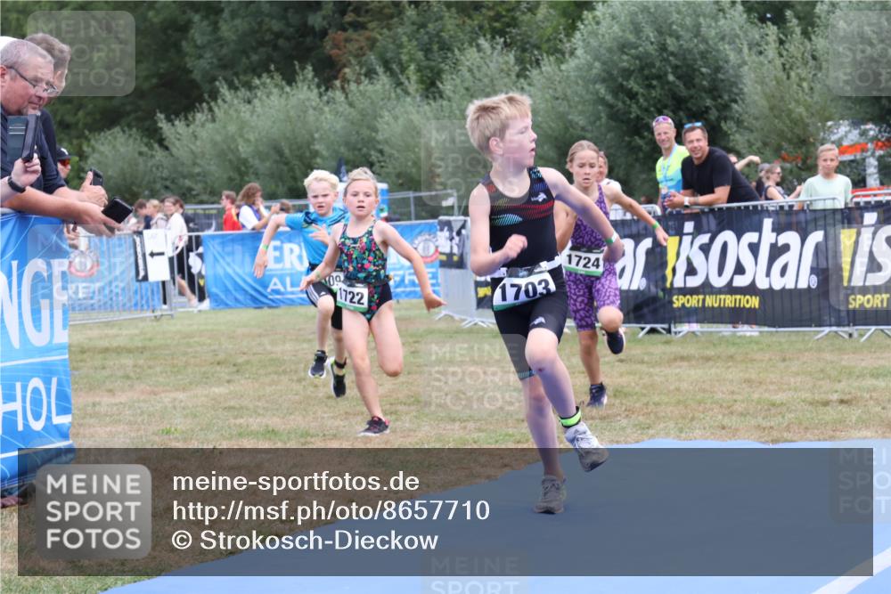 31.08.2025 - Elbe Triathlon Hamburg Strokosch-Dieckow http://msf.ph/oto/8657710 31.08.2025 13:00:15 Ziel 1700, 1703, 1709, 1713, 1722, 1724 meine-sportfotos.de