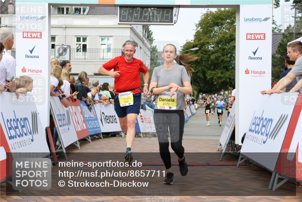 31.08.2025 - 21. Blankeneser Heldenlauf Strokosch-Dieckow http://msf.ph/oto/8657711 31.08.2025 10:28:33 Ziel 2249, 2173, 2727, 2351 meine-sportfotos.de