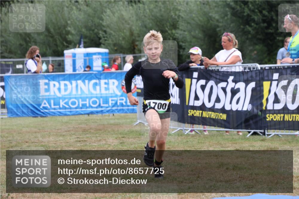 31.08.2025 - Elbe Triathlon Hamburg Strokosch-Dieckow http://msf.ph/oto/8657725 31.08.2025 13:00:23 Ziel 1700 meine-sportfotos.de