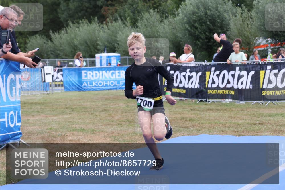 31.08.2025 - Elbe Triathlon Hamburg Strokosch-Dieckow http://msf.ph/oto/8657729 31.08.2025 13:00:24 Ziel 1700 meine-sportfotos.de