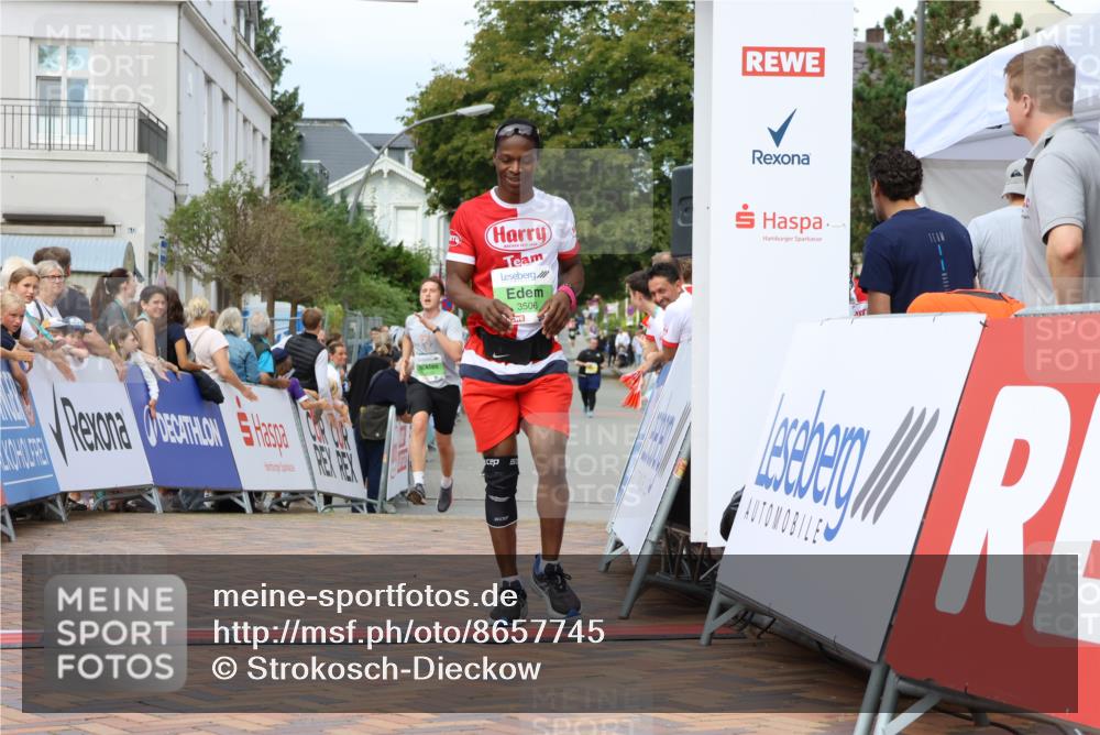 31.08.2025 - 21. Blankeneser Heldenlauf Strokosch-Dieckow http://msf.ph/oto/8657745 31.08.2025 10:54:12 Ziel 3506, 3538 meine-sportfotos.de