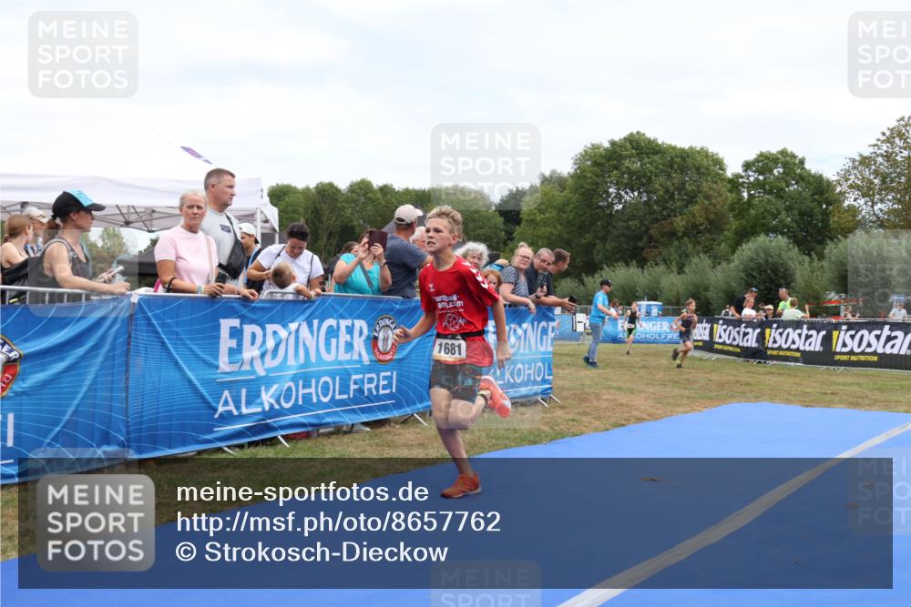 31.08.2025 - Elbe Triathlon Hamburg Strokosch-Dieckow http://msf.ph/oto/8657762 31.08.2025 13:00:52 Ziel 1652, 1681, 1692, 1725 meine-sportfotos.de