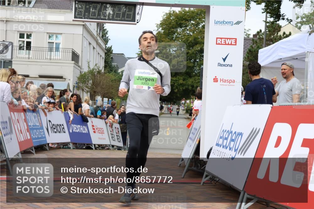 31.08.2025 - 21. Blankeneser Heldenlauf Strokosch-Dieckow http://msf.ph/oto/8657772 31.08.2025 10:53:44 Ziel 3333, 3501, 3234 meine-sportfotos.de