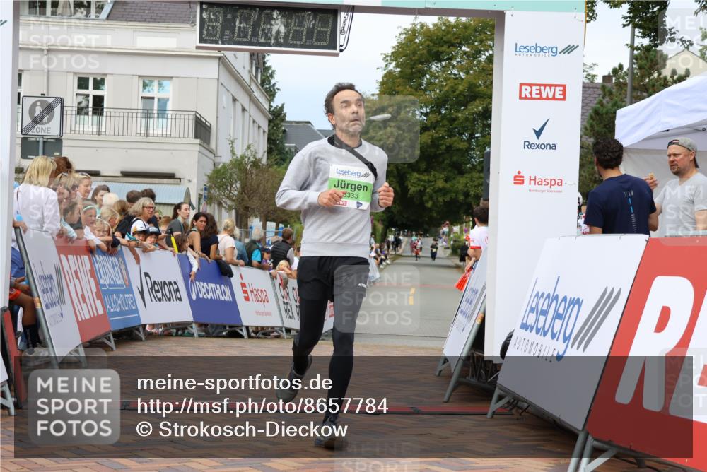 31.08.2025 - 21. Blankeneser Heldenlauf Strokosch-Dieckow http://msf.ph/oto/8657784 31.08.2025 10:53:43 Ziel 3333, 3501, 3234 meine-sportfotos.de