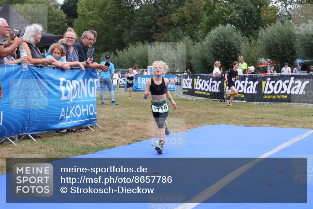 31.08.2025 - Elbe Triathlon Hamburg Strokosch-Dieckow http://msf.ph/oto/8657786 31.08.2025 13:01:04 Ziel 1692, 1710, 1716, 1721 meine-sportfotos.de