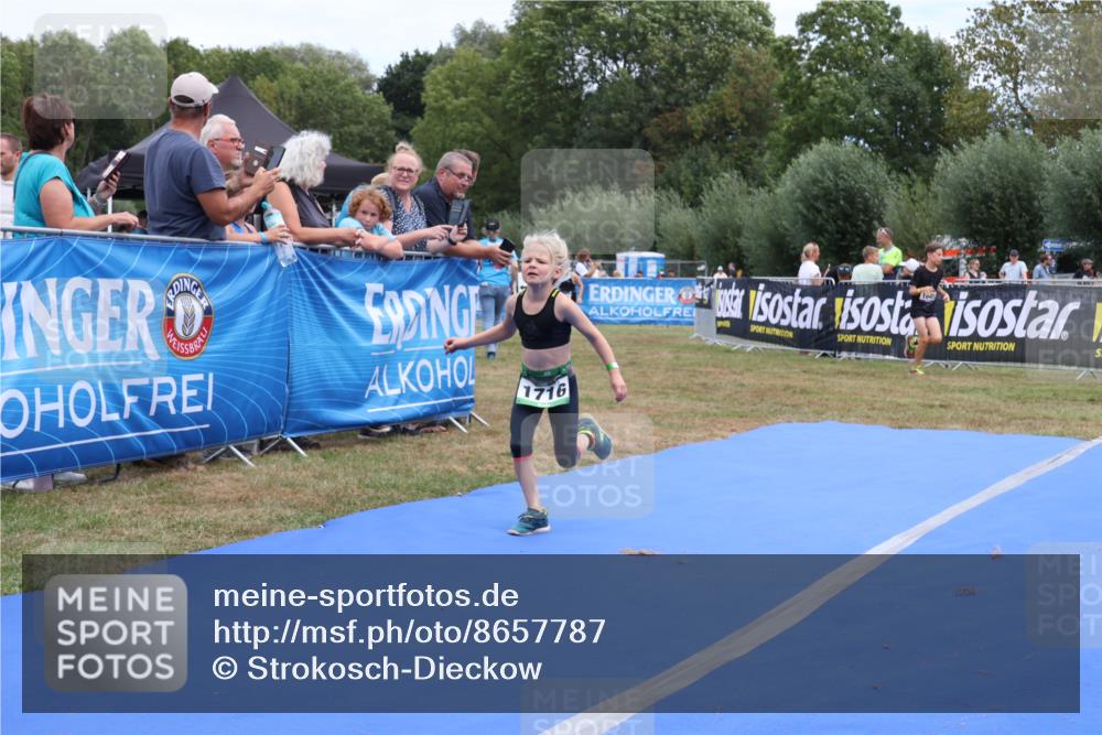31.08.2025 - Elbe Triathlon Hamburg Strokosch-Dieckow http://msf.ph/oto/8657787 31.08.2025 13:01:05 Ziel 1710, 1716, 1721 meine-sportfotos.de