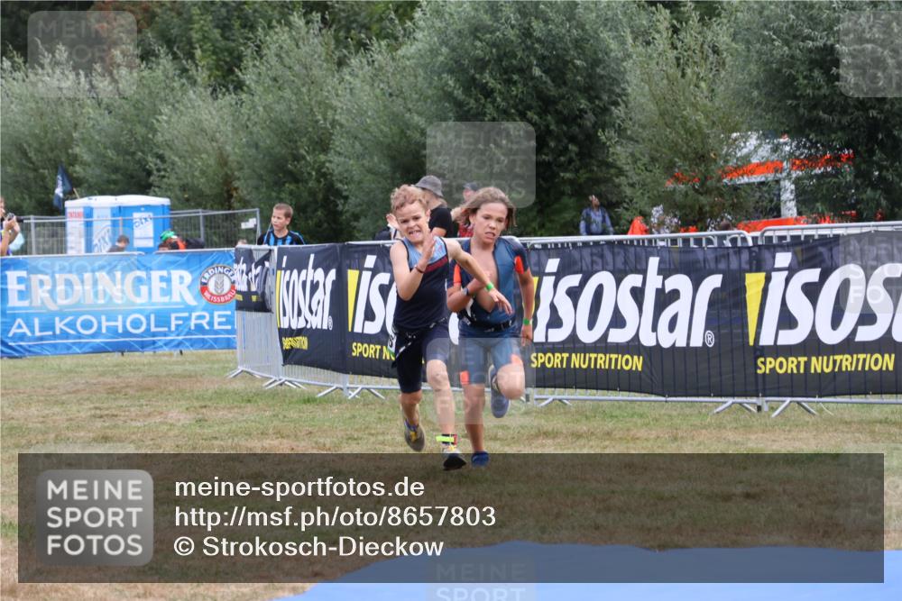 31.08.2025 - Elbe Triathlon Hamburg Strokosch-Dieckow http://msf.ph/oto/8657803 31.08.2025 13:01:37 Ziel 1702, 1706 meine-sportfotos.de