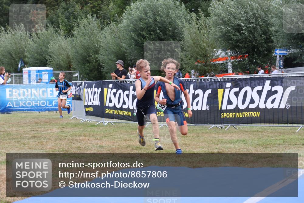 31.08.2025 - Elbe Triathlon Hamburg Strokosch-Dieckow http://msf.ph/oto/8657806 31.08.2025 13:01:37 Ziel 1702, 1706 meine-sportfotos.de