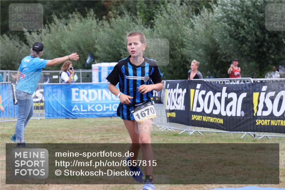 31.08.2025 - Elbe Triathlon Hamburg Strokosch-Dieckow http://msf.ph/oto/8657815 31.08.2025 13:01:44 Ziel 1670, 1702, 1706 meine-sportfotos.de