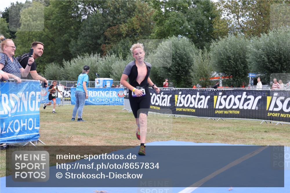 31.08.2025 - Elbe Triathlon Hamburg Strokosch-Dieckow http://msf.ph/oto/8657834 31.08.2025 13:01:53 Ziel 1634 meine-sportfotos.de