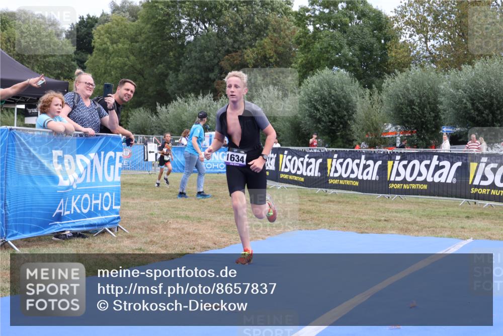 31.08.2025 - Elbe Triathlon Hamburg Strokosch-Dieckow http://msf.ph/oto/8657837 31.08.2025 13:01:53 Ziel 1634 meine-sportfotos.de