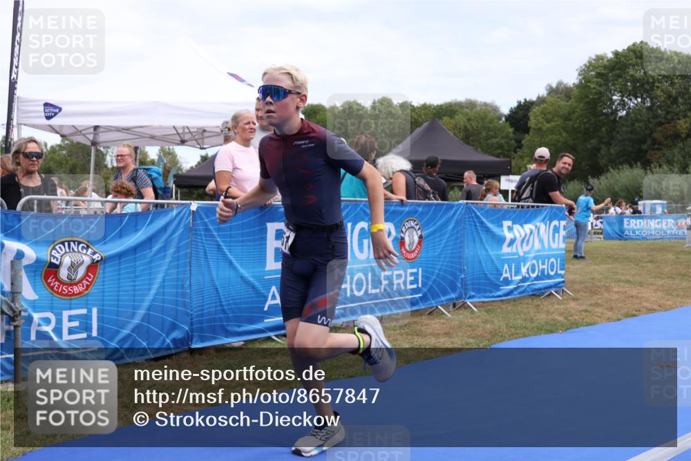 31.08.2025 - Elbe Triathlon Hamburg Strokosch-Dieckow http://msf.ph/oto/8657847 31.08.2025 13:02:14 Ziel 1651, 1671 meine-sportfotos.de