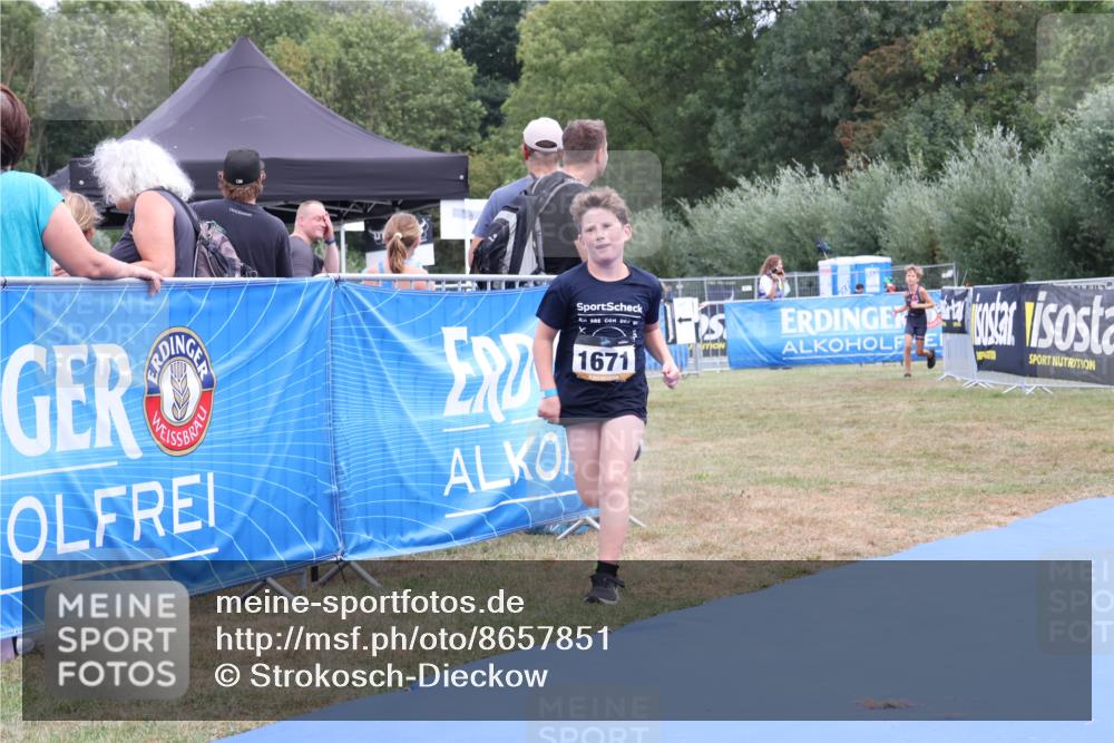 31.08.2025 - Elbe Triathlon Hamburg Strokosch-Dieckow http://msf.ph/oto/8657851 31.08.2025 13:02:22 Ziel 1671, 1705 meine-sportfotos.de