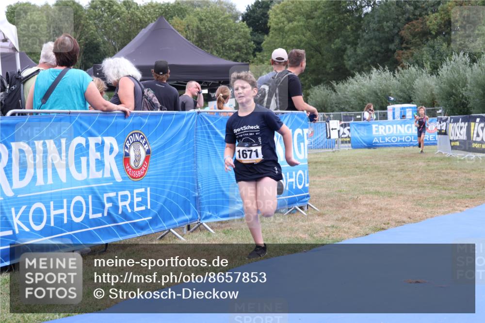 31.08.2025 - Elbe Triathlon Hamburg Strokosch-Dieckow http://msf.ph/oto/8657853 31.08.2025 13:02:22 Ziel 1671, 1705 meine-sportfotos.de