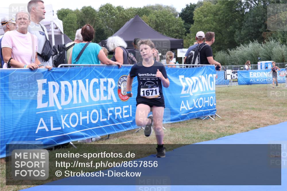 31.08.2025 - Elbe Triathlon Hamburg Strokosch-Dieckow http://msf.ph/oto/8657856 31.08.2025 13:02:22 Ziel 1671, 1705 meine-sportfotos.de