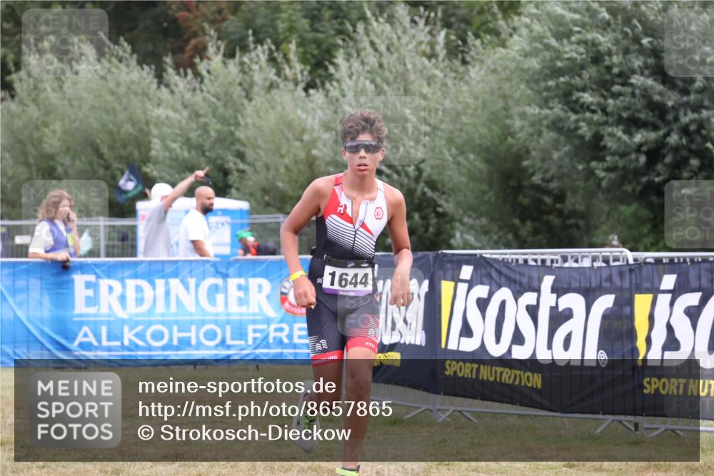 31.08.2025 - Elbe Triathlon Hamburg Strokosch-Dieckow http://msf.ph/oto/8657865 31.08.2025 13:02:34 Ziel 1644, 1705 meine-sportfotos.de