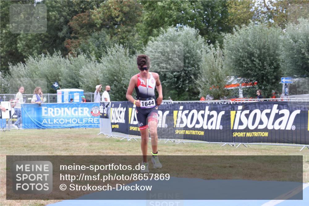 31.08.2025 - Elbe Triathlon Hamburg Strokosch-Dieckow http://msf.ph/oto/8657869 31.08.2025 13:02:36 Ziel 1644 meine-sportfotos.de