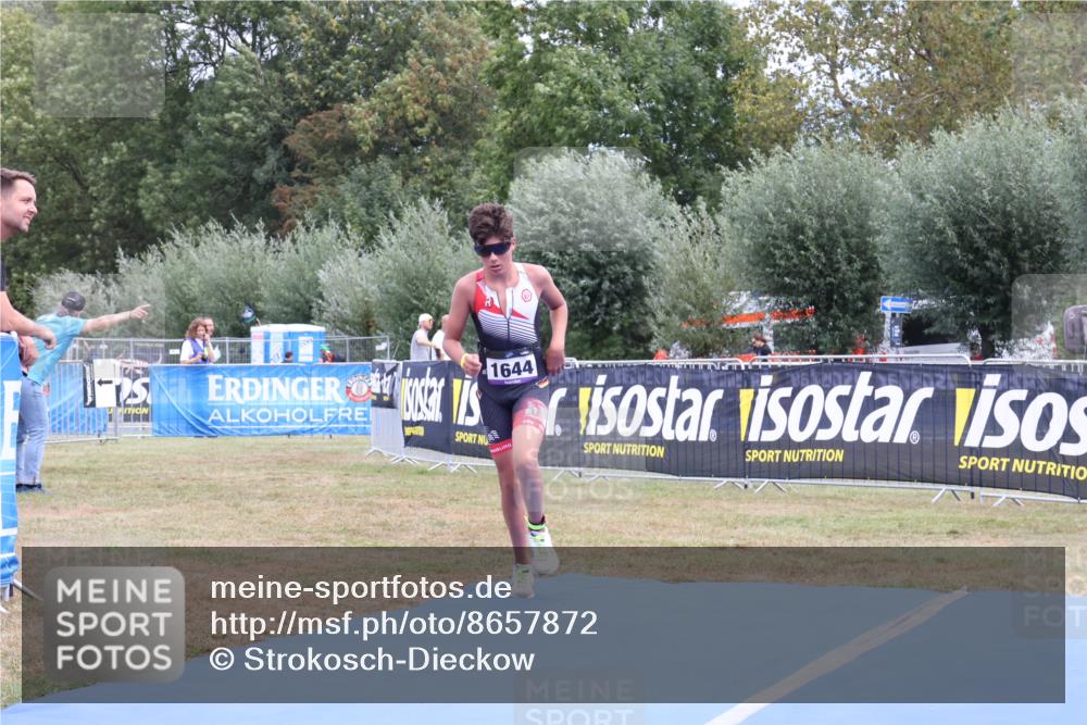 31.08.2025 - Elbe Triathlon Hamburg Strokosch-Dieckow http://msf.ph/oto/8657872 31.08.2025 13:02:36 Ziel 1644 meine-sportfotos.de