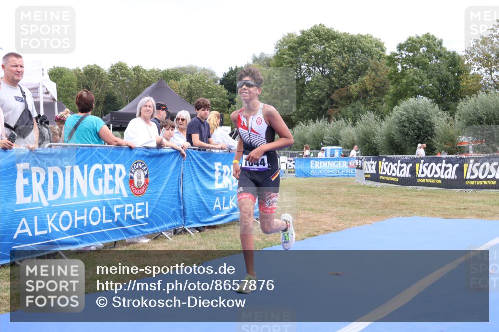 31.08.2025 - Elbe Triathlon Hamburg Strokosch-Dieckow http://msf.ph/oto/8657876 31.08.2025 13:02:38 Ziel 1644 meine-sportfotos.de