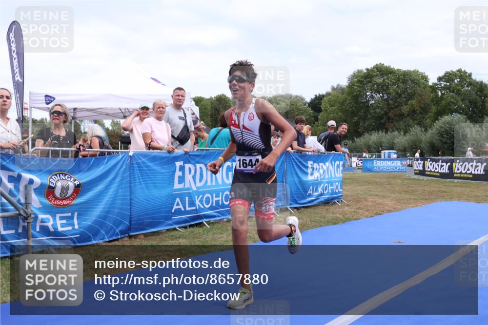 31.08.2025 - Elbe Triathlon Hamburg Strokosch-Dieckow http://msf.ph/oto/8657880 31.08.2025 13:02:39 Ziel 1644 meine-sportfotos.de