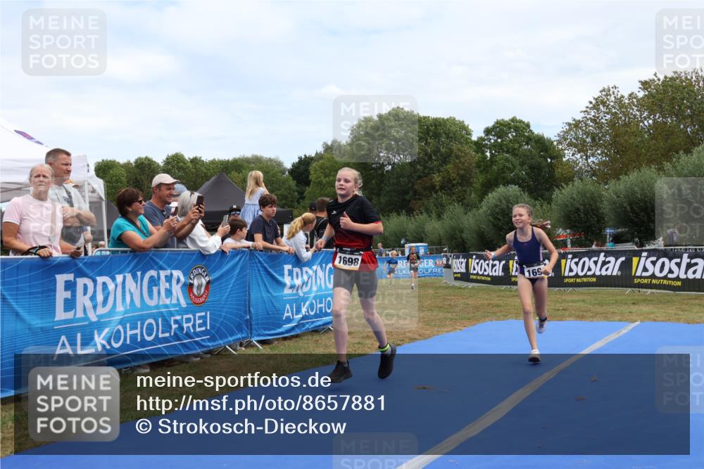 31.08.2025 - Elbe Triathlon Hamburg Strokosch-Dieckow http://msf.ph/oto/8657881 31.08.2025 13:03:20 Ziel 1698, 1699, 1708, 1719 meine-sportfotos.de
