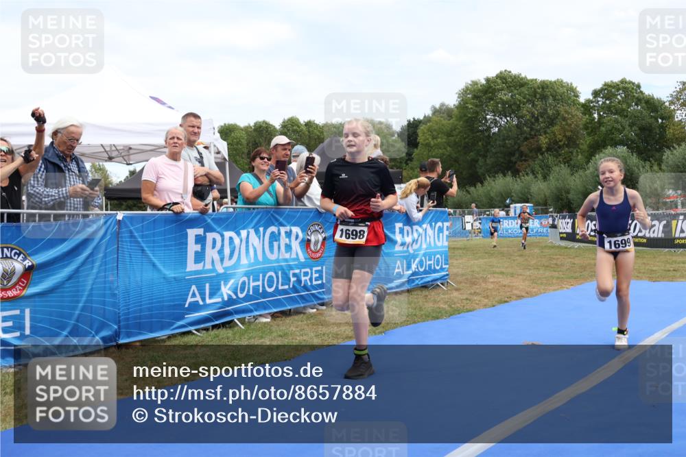 31.08.2025 - Elbe Triathlon Hamburg Strokosch-Dieckow http://msf.ph/oto/8657884 31.08.2025 13:03:20 Ziel 1698, 1699, 1708, 1719 meine-sportfotos.de