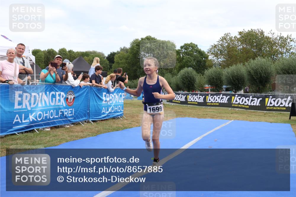 31.08.2025 - Elbe Triathlon Hamburg Strokosch-Dieckow http://msf.ph/oto/8657885 31.08.2025 13:03:21 Ziel 1698, 1699, 1708, 1719 meine-sportfotos.de