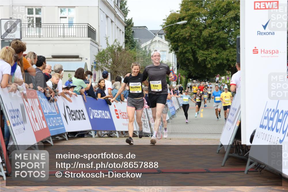 31.08.2025 - 21. Blankeneser Heldenlauf Strokosch-Dieckow http://msf.ph/oto/8657888 31.08.2025 10:28:14 Ziel 2348, 2140, 2133, 2625 meine-sportfotos.de