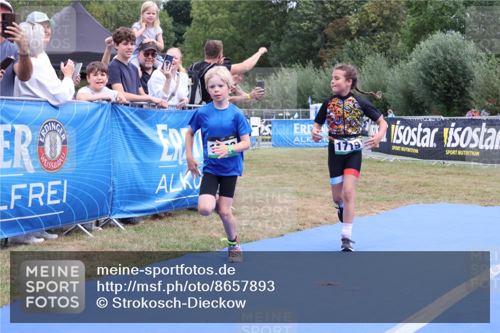 31.08.2025 - Elbe Triathlon Hamburg Strokosch-Dieckow http://msf.ph/oto/8657893 31.08.2025 13:03:25 Ziel 1698, 1699, 1708, 1719 meine-sportfotos.de