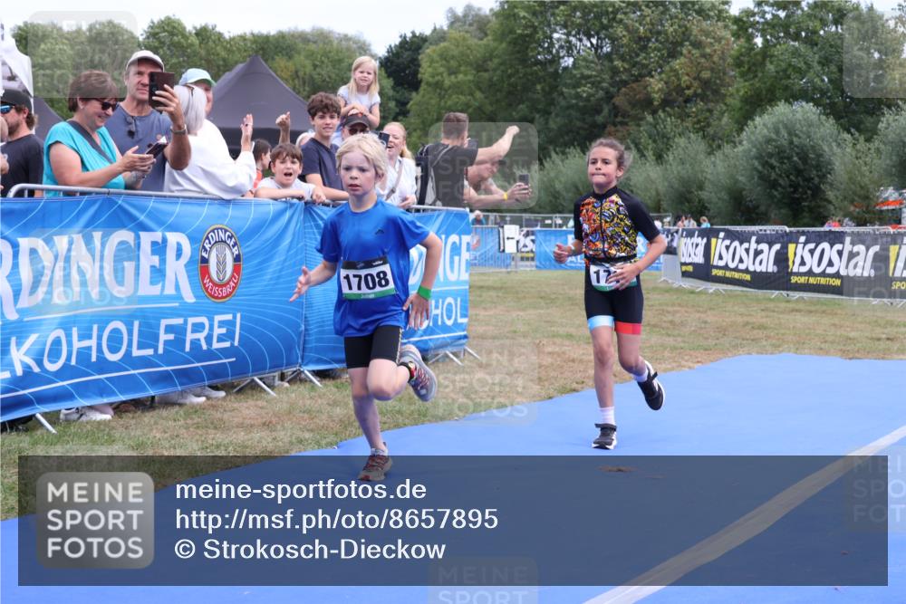 31.08.2025 - Elbe Triathlon Hamburg Strokosch-Dieckow http://msf.ph/oto/8657895 31.08.2025 13:03:25 Ziel 1698, 1699, 1708, 1719 meine-sportfotos.de