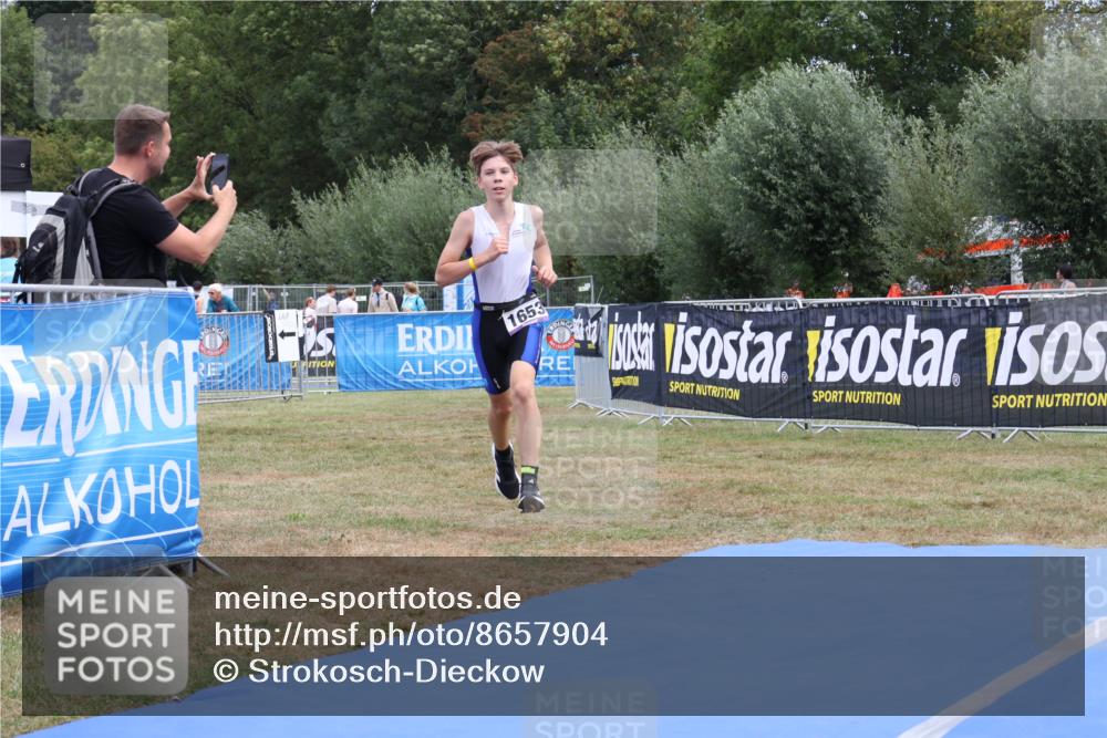 31.08.2025 - Elbe Triathlon Hamburg Strokosch-Dieckow http://msf.ph/oto/8657904 31.08.2025 13:03:34 Ziel 1653 meine-sportfotos.de