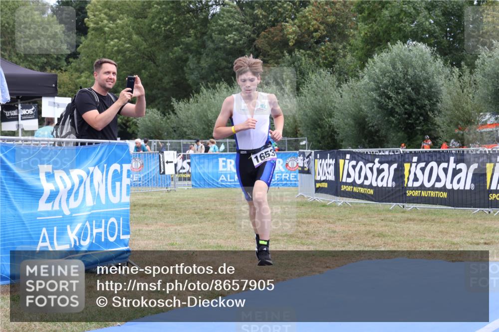 31.08.2025 - Elbe Triathlon Hamburg Strokosch-Dieckow http://msf.ph/oto/8657905 31.08.2025 13:03:35 Ziel 1653 meine-sportfotos.de
