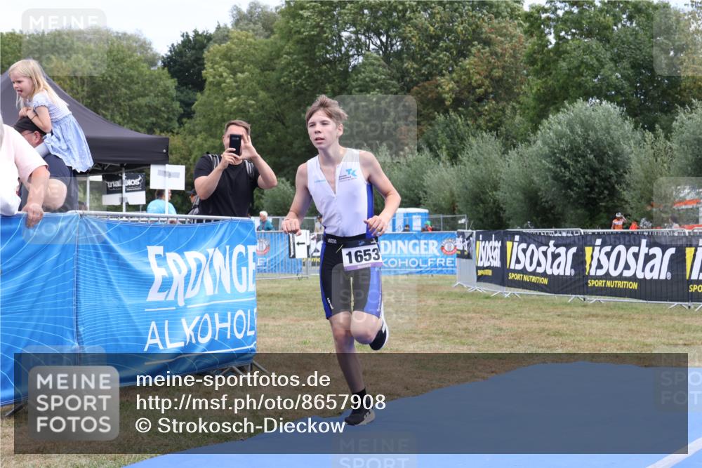 31.08.2025 - Elbe Triathlon Hamburg Strokosch-Dieckow http://msf.ph/oto/8657908 31.08.2025 13:03:36 Ziel 1653 meine-sportfotos.de
