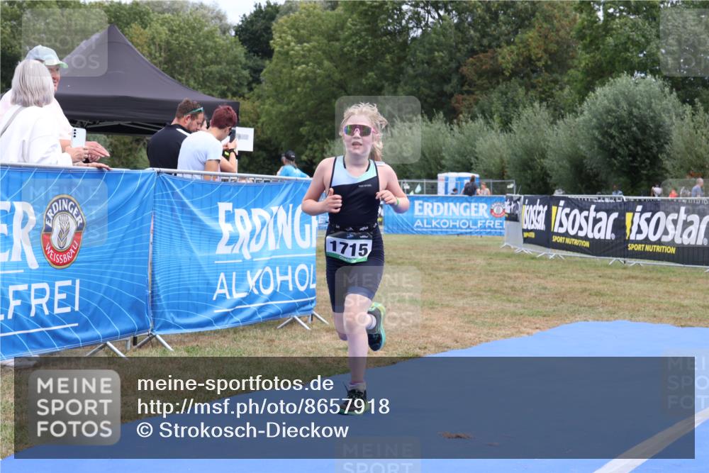 31.08.2025 - Elbe Triathlon Hamburg Strokosch-Dieckow http://msf.ph/oto/8657918 31.08.2025 13:03:53 Ziel 1715 meine-sportfotos.de