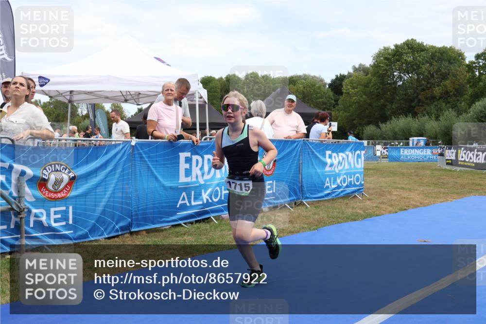 31.08.2025 - Elbe Triathlon Hamburg Strokosch-Dieckow http://msf.ph/oto/8657922 31.08.2025 13:03:54 Ziel 1715 meine-sportfotos.de