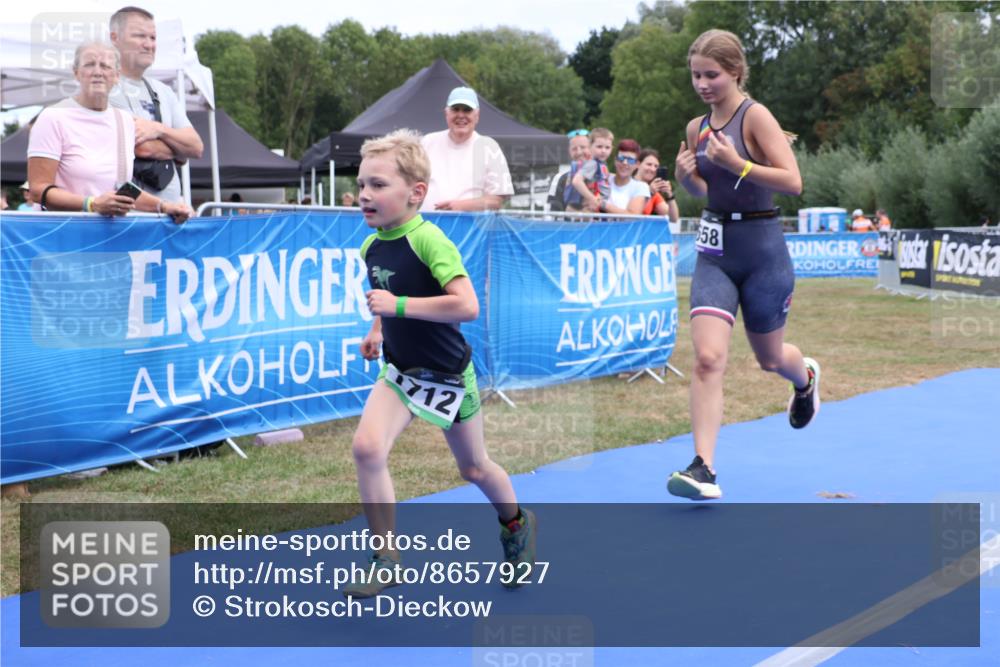 31.08.2025 - Elbe Triathlon Hamburg Strokosch-Dieckow http://msf.ph/oto/8657927 31.08.2025 13:04:15 Ziel 1658, 1712 meine-sportfotos.de