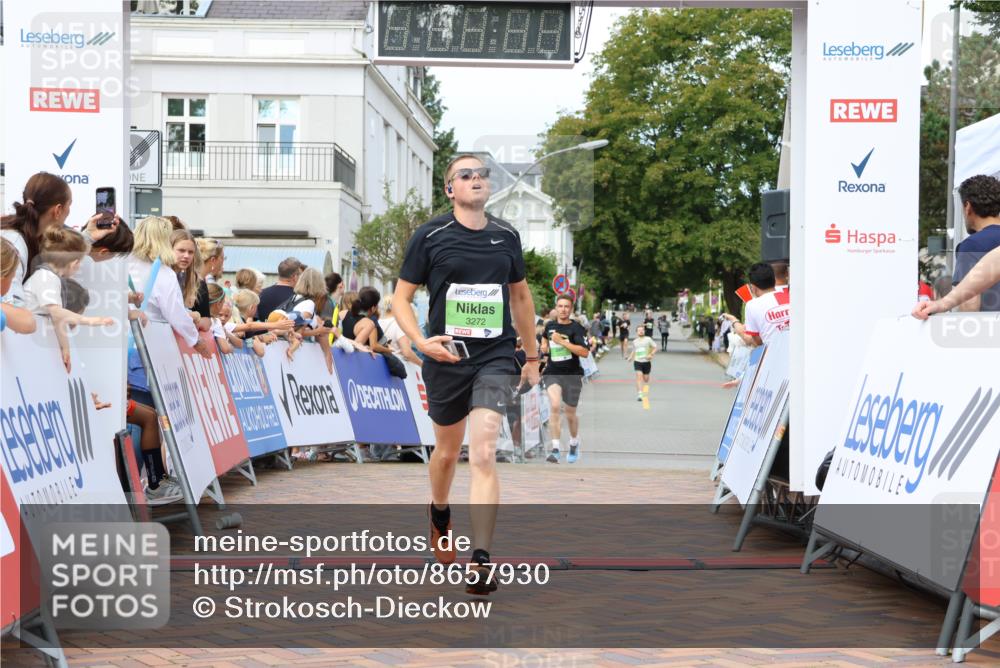 31.08.2025 - 21. Blankeneser Heldenlauf Strokosch-Dieckow http://msf.ph/oto/8657930 31.08.2025 10:53:17 Ziel 3371, 3636, 3272 meine-sportfotos.de