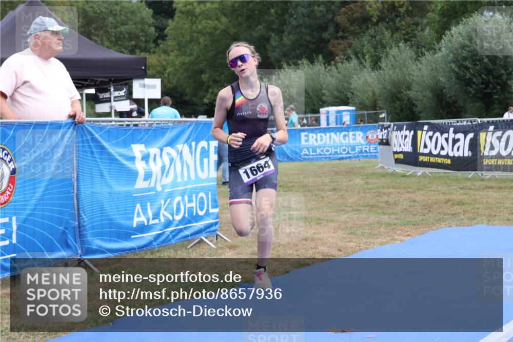 31.08.2025 - Elbe Triathlon Hamburg Strokosch-Dieckow http://msf.ph/oto/8657936 31.08.2025 13:04:37 Ziel 1664 meine-sportfotos.de