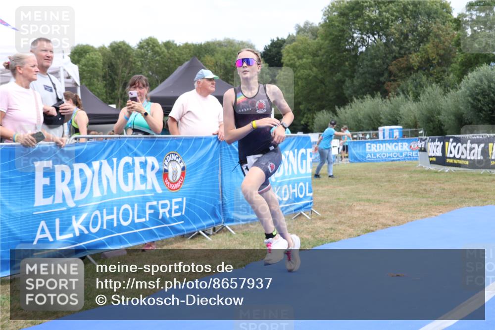 31.08.2025 - Elbe Triathlon Hamburg Strokosch-Dieckow http://msf.ph/oto/8657937 31.08.2025 13:04:37 Ziel 1664 meine-sportfotos.de