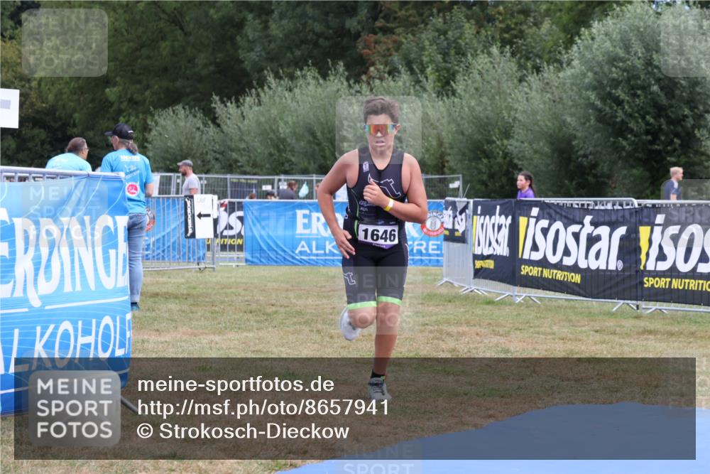 31.08.2025 - Elbe Triathlon Hamburg Strokosch-Dieckow http://msf.ph/oto/8657941 31.08.2025 13:05:01 Ziel 1646 meine-sportfotos.de