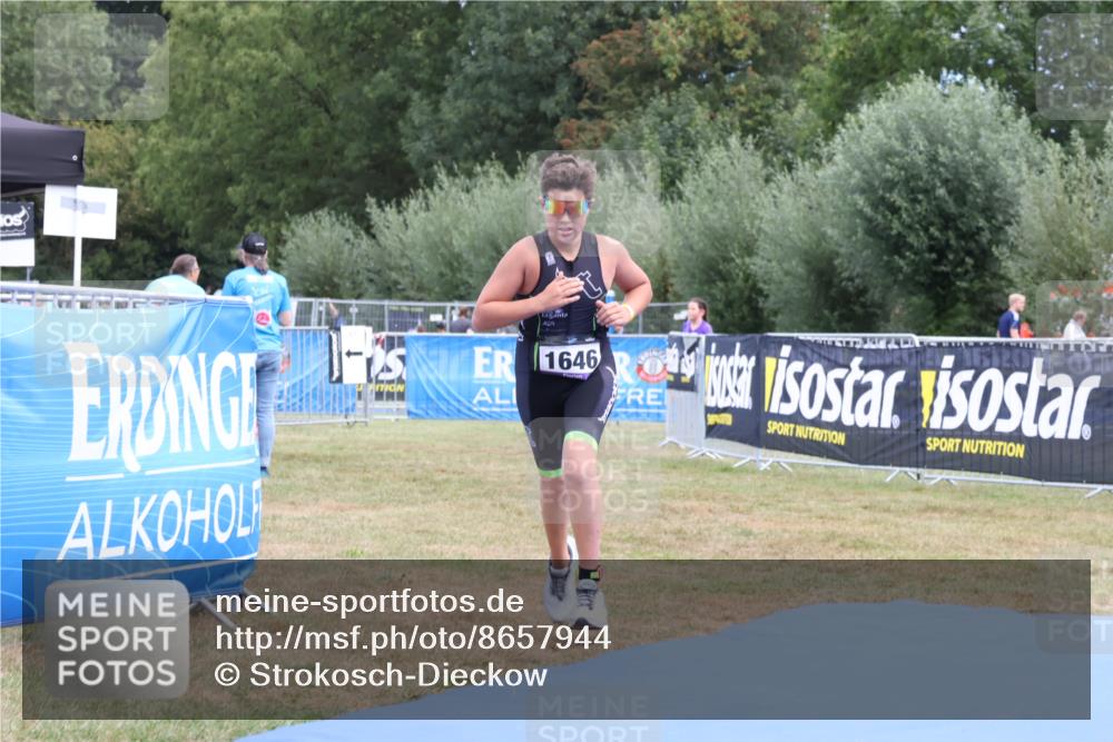31.08.2025 - Elbe Triathlon Hamburg Strokosch-Dieckow http://msf.ph/oto/8657944 31.08.2025 13:05:01 Ziel 1646 meine-sportfotos.de