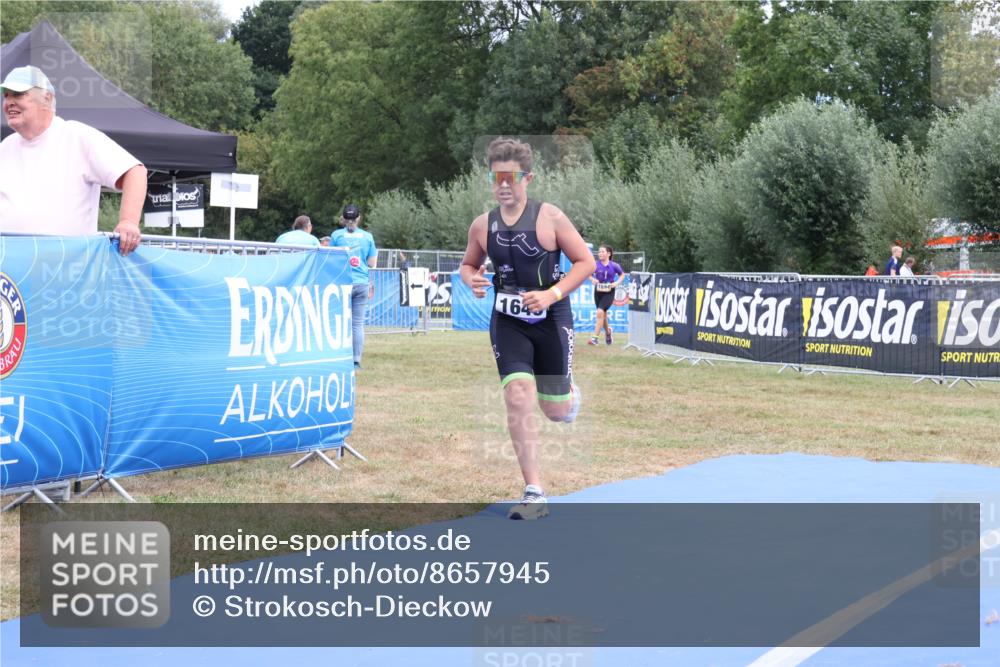 31.08.2025 - Elbe Triathlon Hamburg Strokosch-Dieckow http://msf.ph/oto/8657945 31.08.2025 13:05:02 Ziel 1646, 1694 meine-sportfotos.de