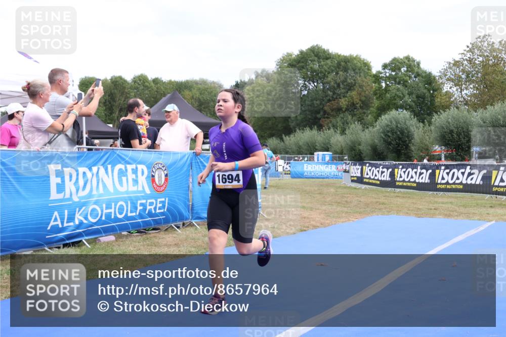 31.08.2025 - Elbe Triathlon Hamburg Strokosch-Dieckow http://msf.ph/oto/8657964 31.08.2025 13:05:11 Ziel 1694 meine-sportfotos.de