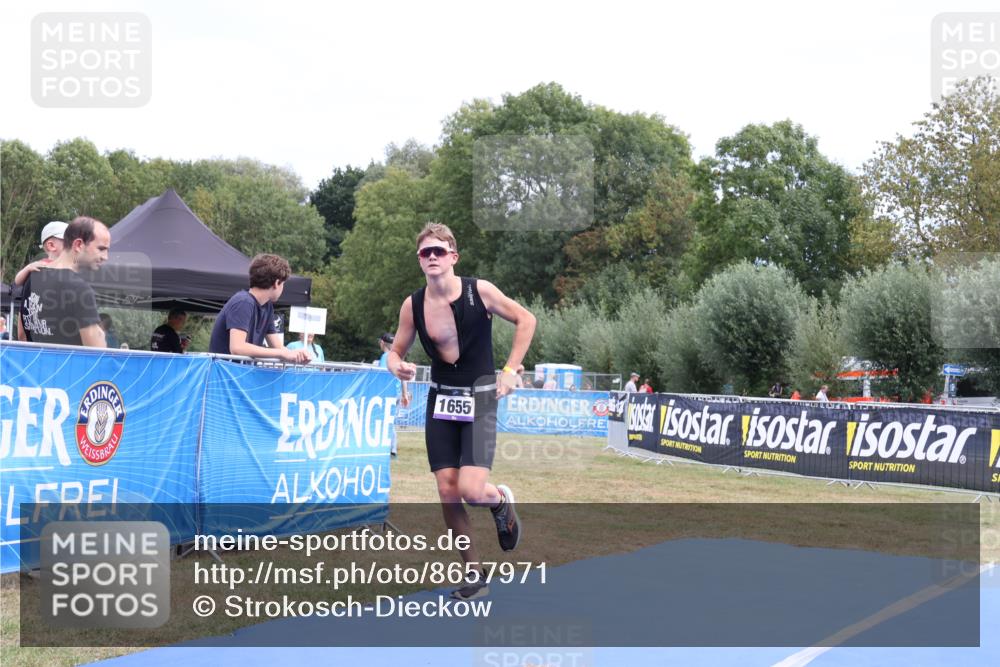 31.08.2025 - Elbe Triathlon Hamburg Strokosch-Dieckow http://msf.ph/oto/8657971 31.08.2025 13:05:25 Ziel 1655 meine-sportfotos.de