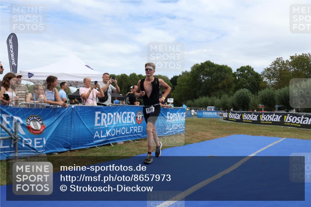31.08.2025 - Elbe Triathlon Hamburg Strokosch-Dieckow http://msf.ph/oto/8657973 31.08.2025 13:05:26 Ziel 1655 meine-sportfotos.de